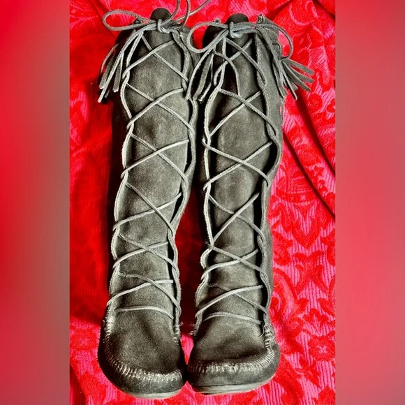 MINNETONKA MOCCASINS AND SCARVES BUNDLE - Picture 7 of 9